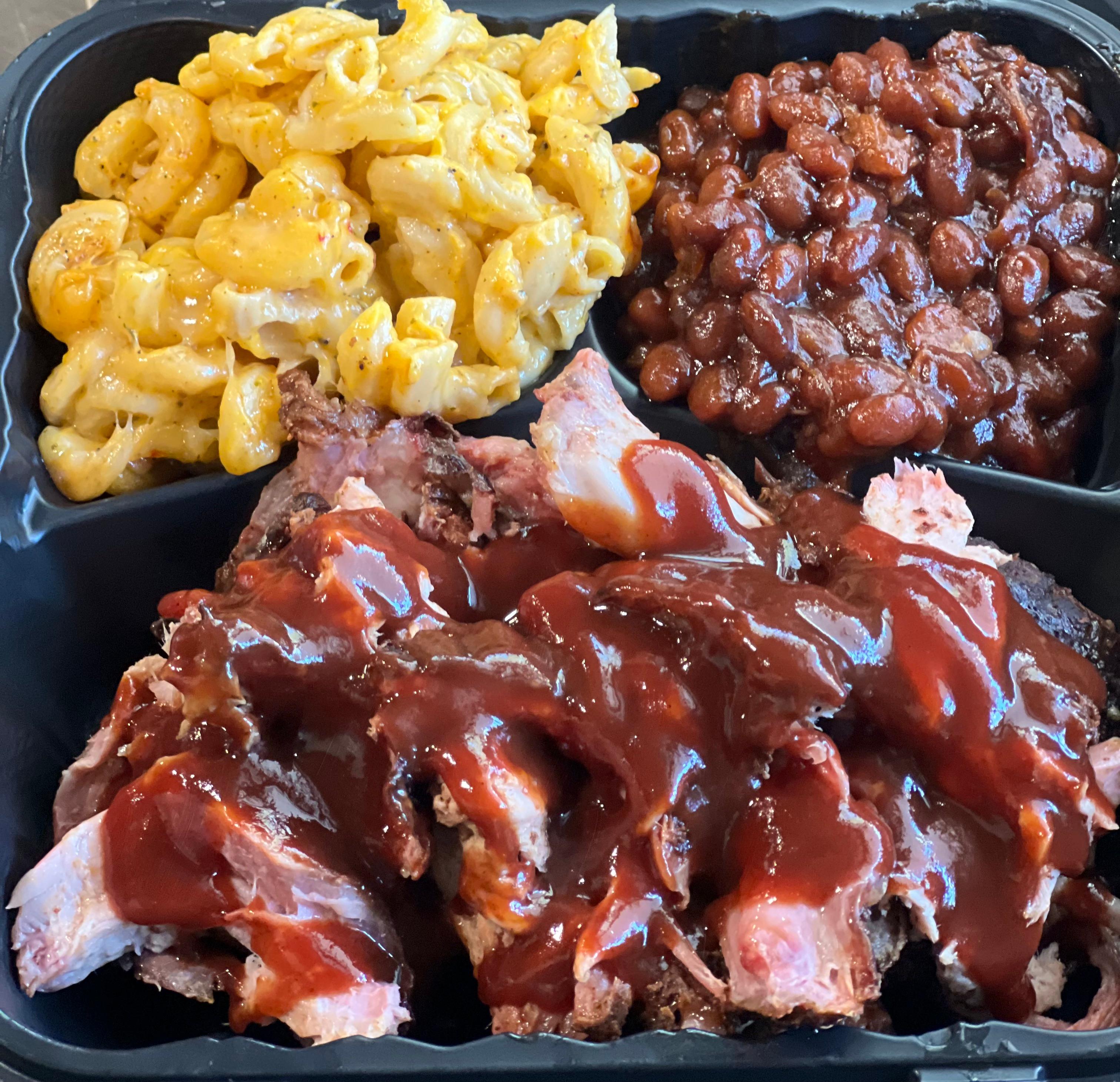 Tender pulled pork platter